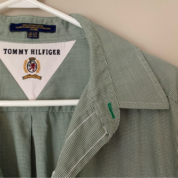 Tommy Hilfiger button up - Picture 3 of 5